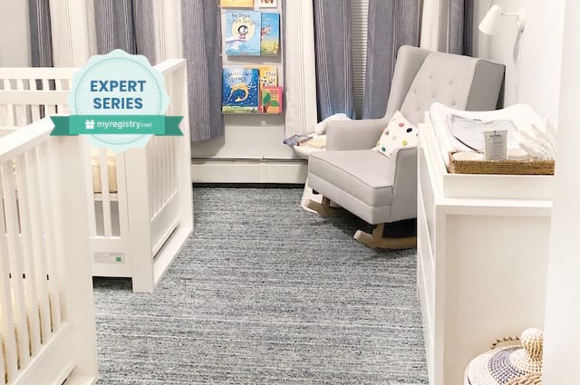 Cómo convertir la habitación de tu pequeño en una habitación para compartir con el bebé, a partial image of a nursery that can be used for a baby and toddler simultaneously.